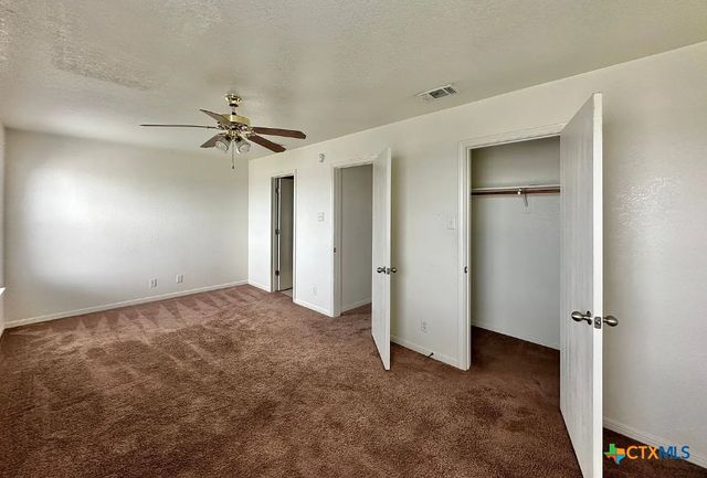 1401 Chips, Killeen, TX 76549