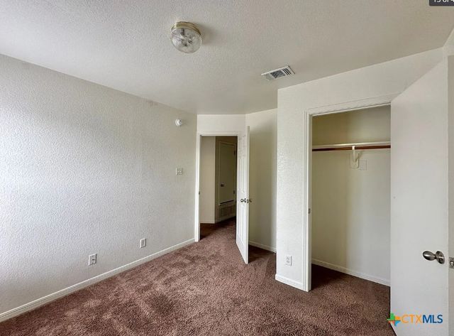 1401 Chips, Killeen, TX 76549