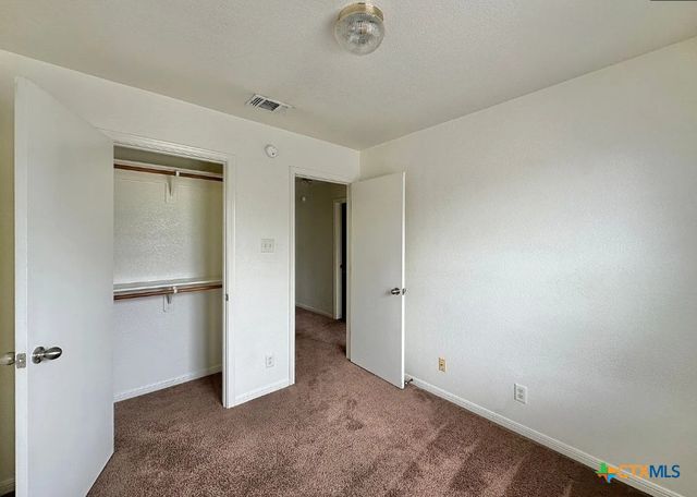 1401 Chips, Killeen, TX 76549