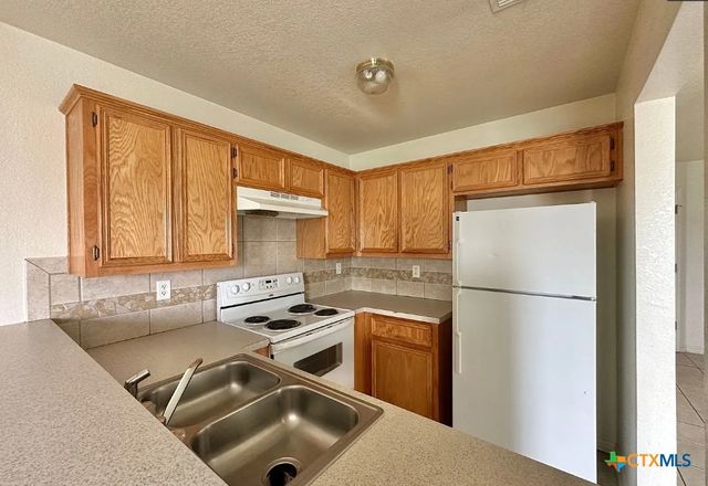 1401 Chips, Killeen, TX 76549