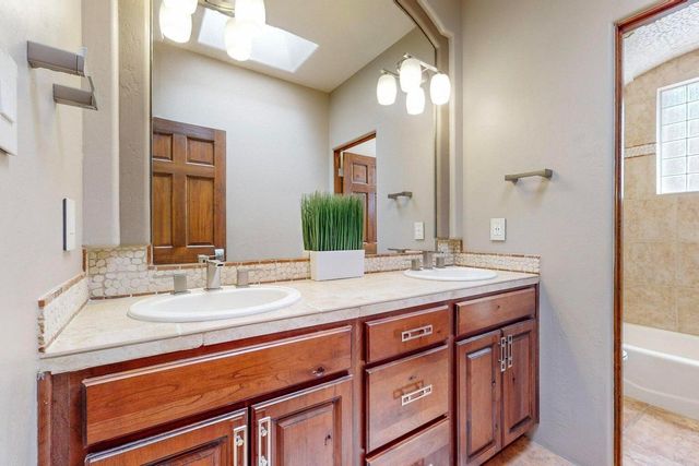 1317 22nd Avenue SE, Rio Rancho, NM 87124