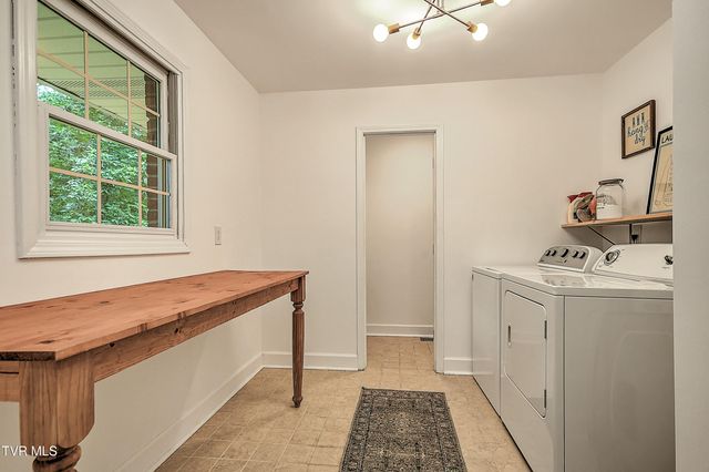 145 Zeb Grindstaff Road, Elizabethton, TN 37643