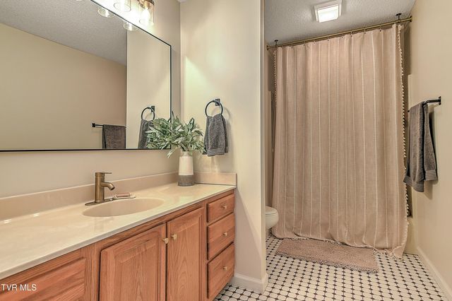 145 Zeb Grindstaff Road, Elizabethton, TN 37643