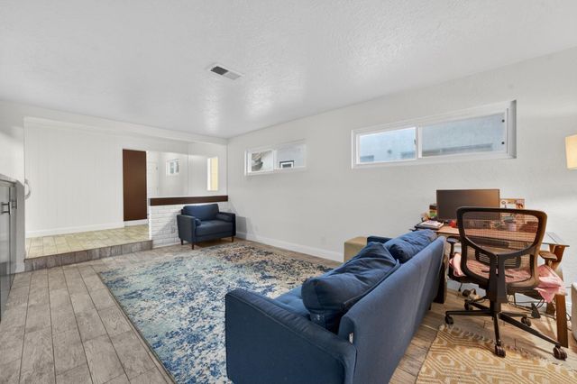 1108 Westacre Rd, West Sacramento, CA 95691