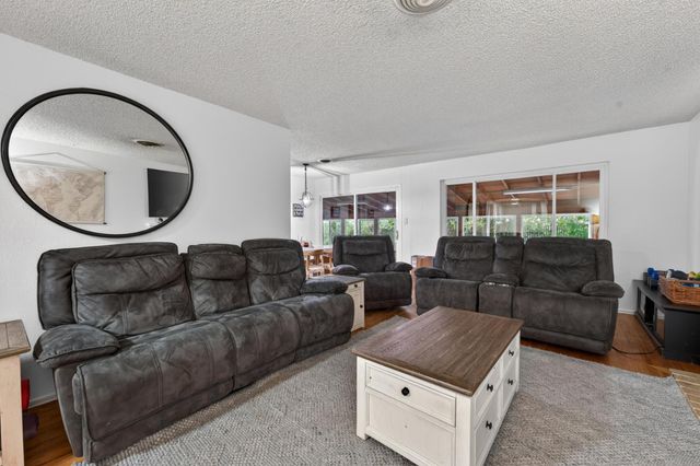 1108 Westacre Rd, West Sacramento, CA 95691