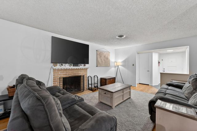1108 Westacre Rd, West Sacramento, CA 95691