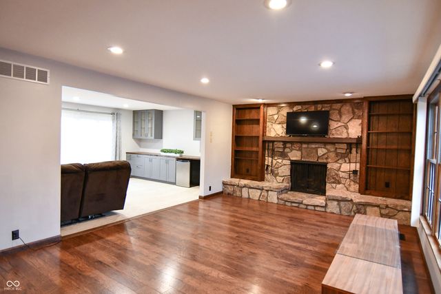 7020 Eastwick Circle, Indianapolis, IN 46256