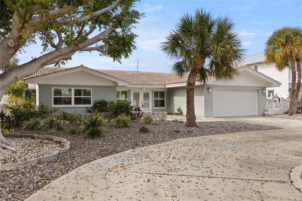 404 4TH AVENUE N, Tierra Verde, FL 33715