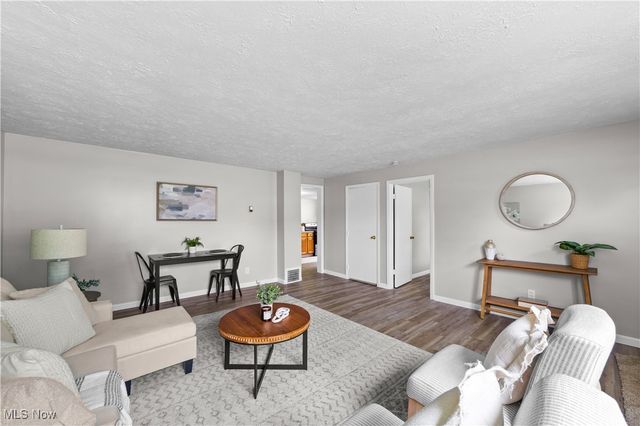 7686 Pinehurst Drive, Mentor On The Lake, OH 44060