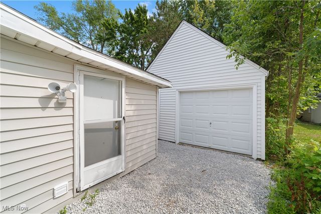 7686 Pinehurst Drive, Mentor On The Lake, OH 44060