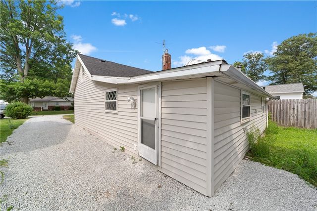 7686 Pinehurst Drive, Mentor On The Lake, OH 44060