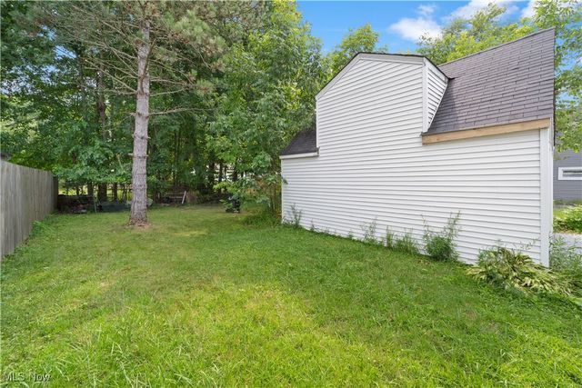 7686 Pinehurst Drive, Mentor On The Lake, OH 44060