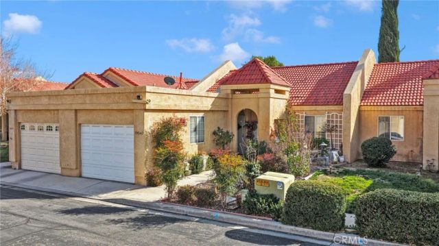 19047 Primrose Lane, Apple Valley, CA 92308