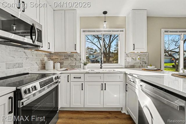 36626 Chatham Court, Clinton Township, MI 48035