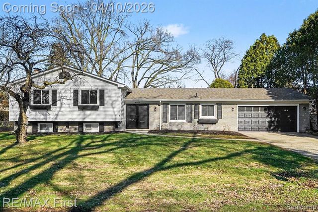 36626 Chatham Court, Clinton Township, MI 48035