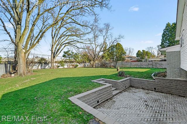 36626 Chatham Court, Clinton Township, MI 48035