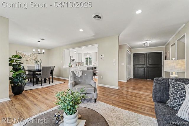 36626 Chatham Court, Clinton Township, MI 48035