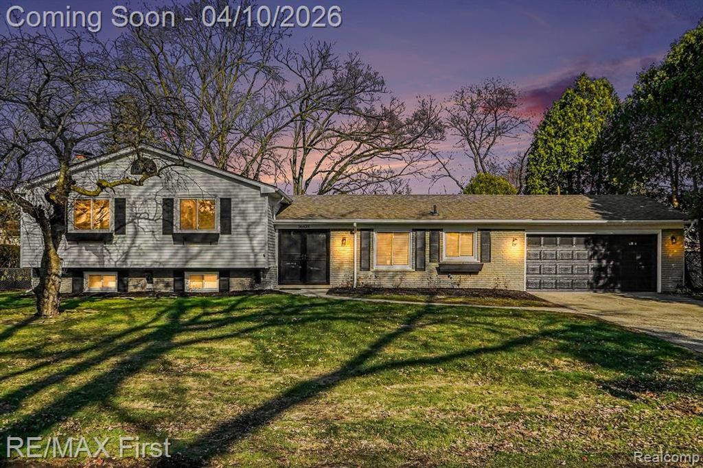 36626 Chatham Court, Clinton Township, MI 48035