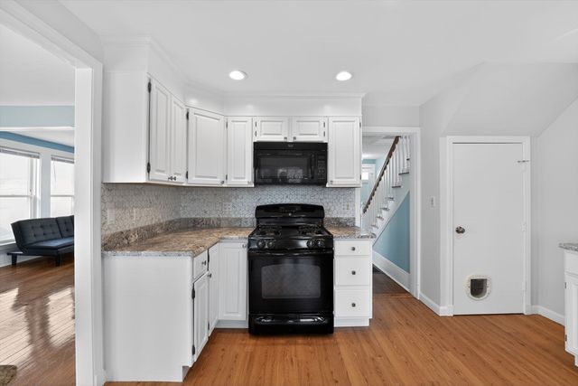 30 Sherman Ave, Nahant, MA 01908