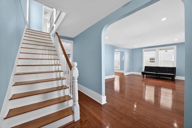 30 Sherman Ave, Nahant, MA 01908