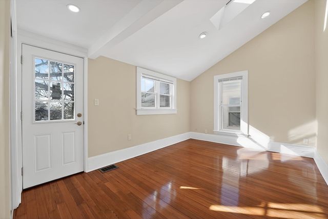 30 Sherman Ave, Nahant, MA 01908