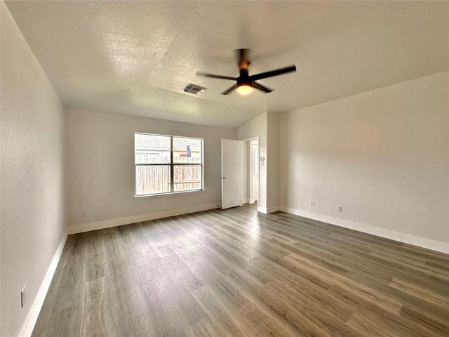 8202 Radial Court, Rosharon, TX 77583