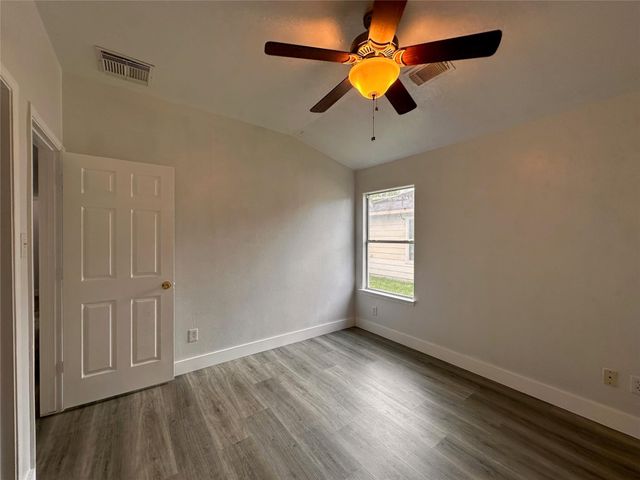 8202 Radial Court, Rosharon, TX 77583