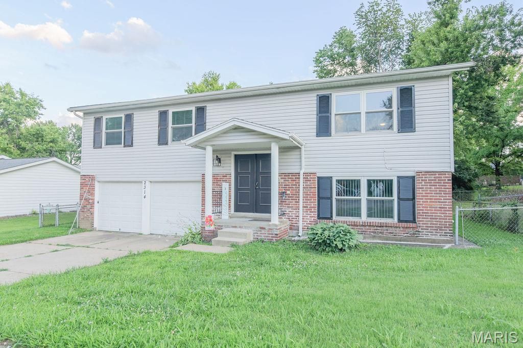 2314 White Ash Court, Florissant, MO 63031