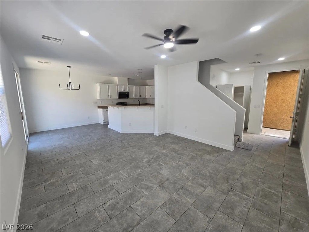 6158 Calm Breeze Avenue 103, Las Vegas, NV 89108 — photo 2