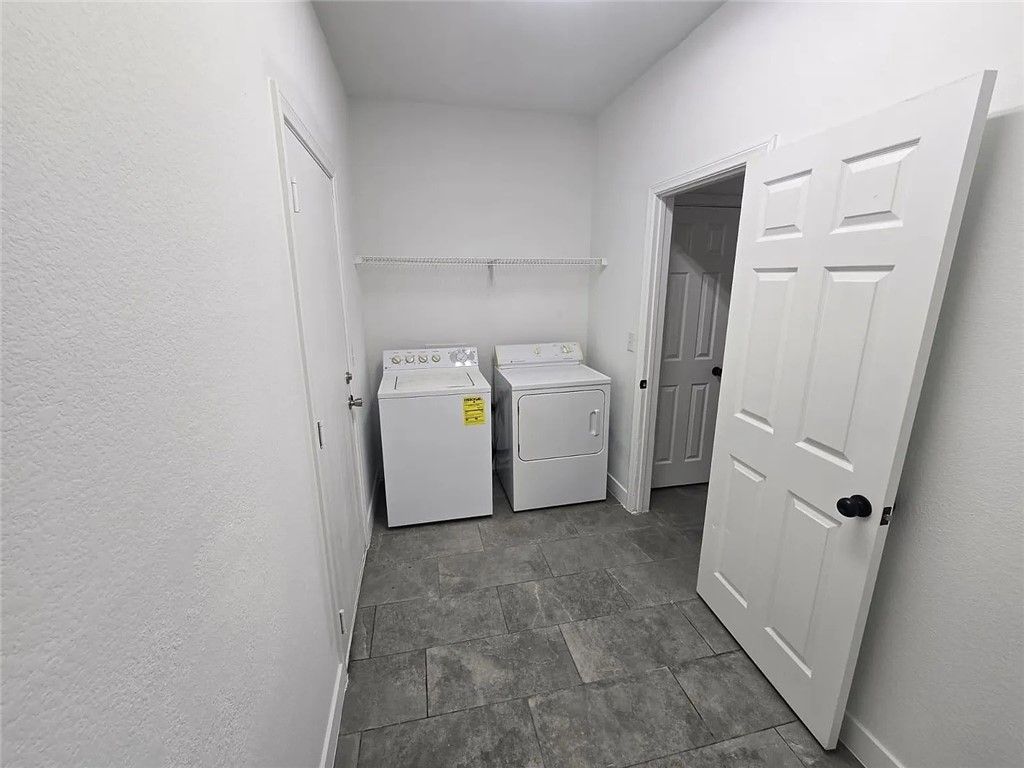 6158 Calm Breeze Avenue 103, Las Vegas, NV 89108 — photo 4