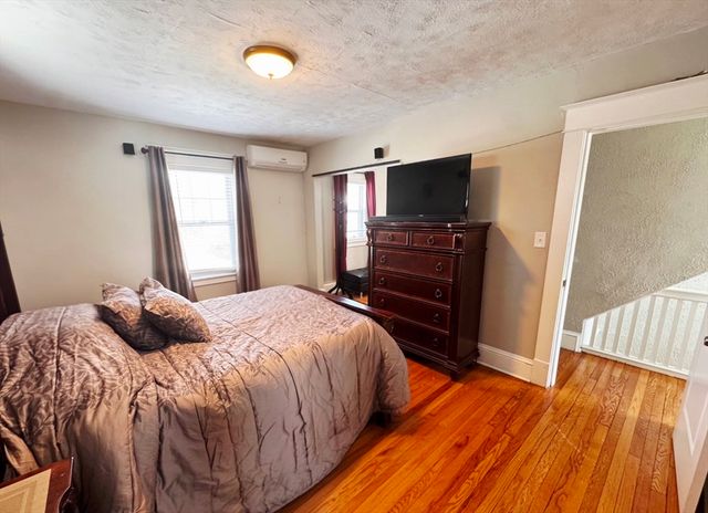 57 Reed St, Agawam, MA 01001