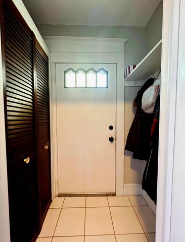 57 Reed St, Agawam, MA 01001