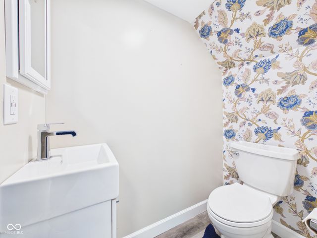 558 Central Avenue, Middletown, IN 47356