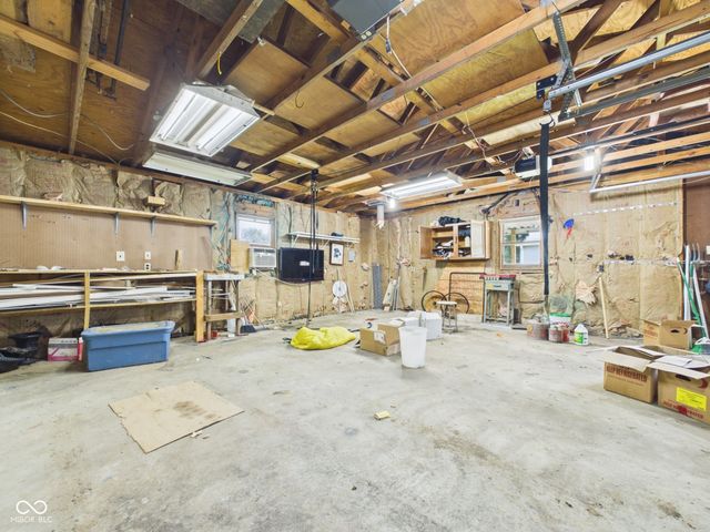 558 Central Avenue, Middletown, IN 47356