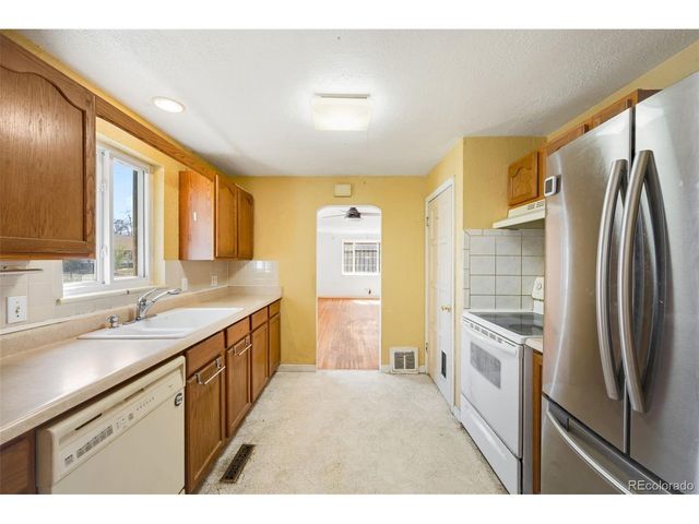 2815 Elm St, Denver, CO 80207