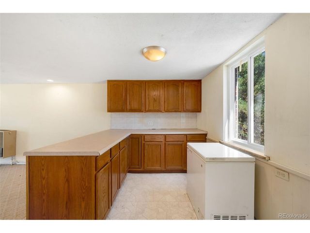 2815 Elm St, Denver, CO 80207