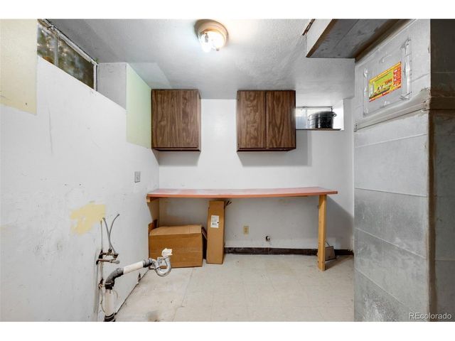 2815 Elm St, Denver, CO 80207