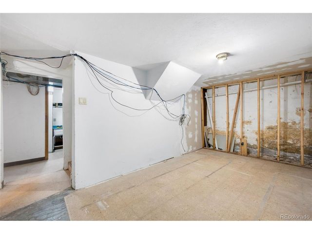 2815 Elm St, Denver, CO 80207