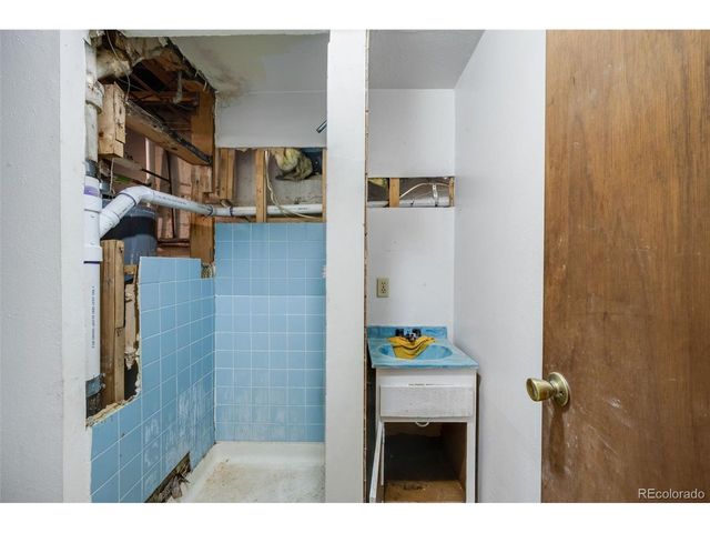 2815 Elm St, Denver, CO 80207