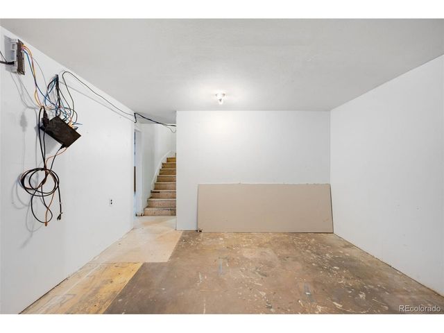 2815 Elm St, Denver, CO 80207