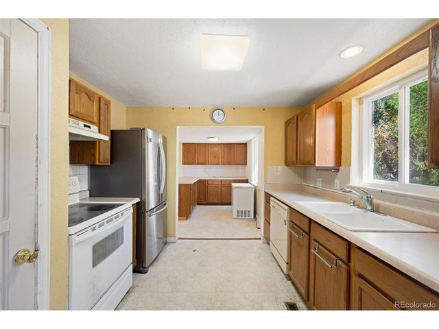 2815 Elm St, Denver, CO 80207