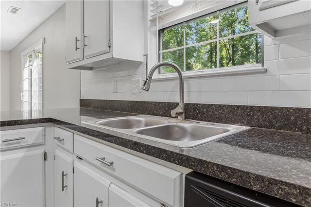 5 Longleaf CT, Hampton, VA 23666