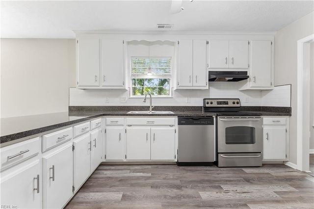 5 Longleaf CT, Hampton, VA 23666