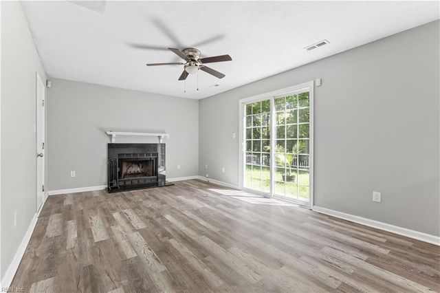 5 Longleaf CT, Hampton, VA 23666