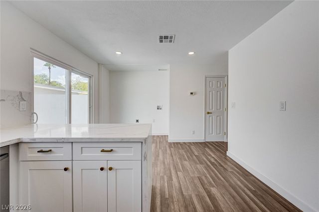 571 Greenbriar Townhouse Way, Las Vegas, NV 89121