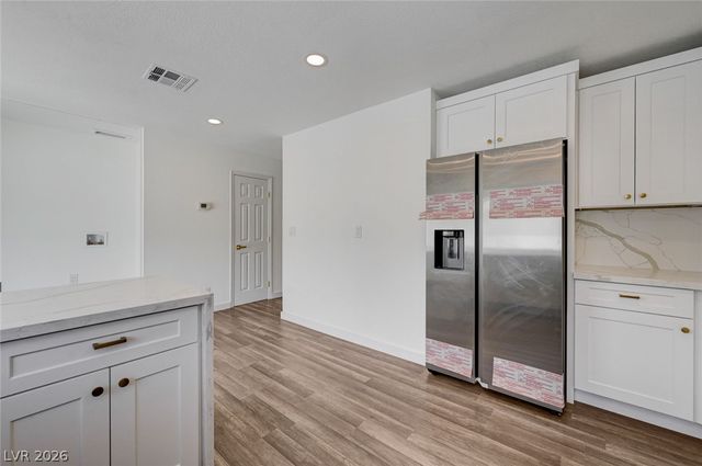 571 Greenbriar Townhouse Way, Las Vegas, NV 89121