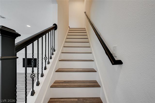 571 Greenbriar Townhouse Way, Las Vegas, NV 89121