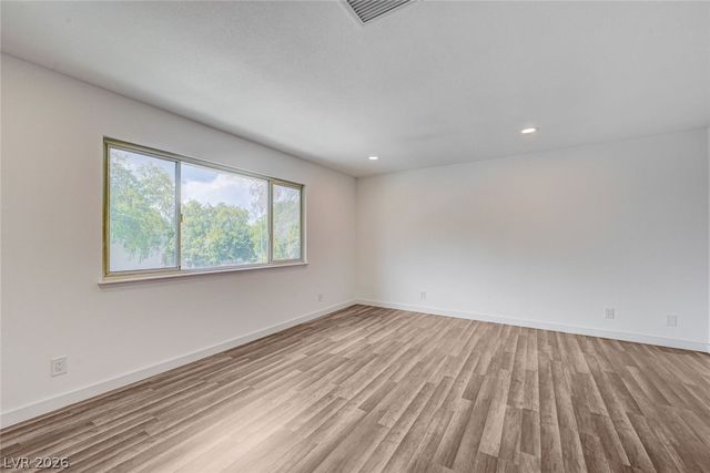 571 Greenbriar Townhouse Way, Las Vegas, NV 89121