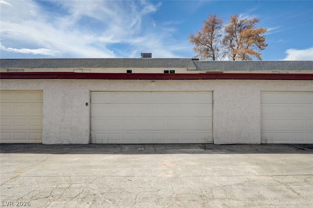 571 Greenbriar Townhouse Way, Las Vegas, NV 89121