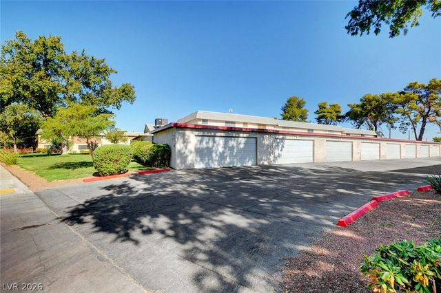 571 Greenbriar Townhouse Way, Las Vegas, NV 89121